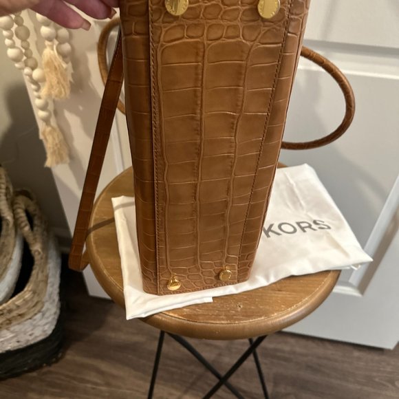 Authentic Michael Kors Large Dillon East West Croc Embossed Leather Satchel, EUC - Picture 7 of 7
